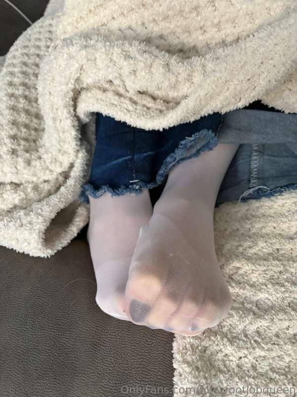 mrs_footjobqueen image #12