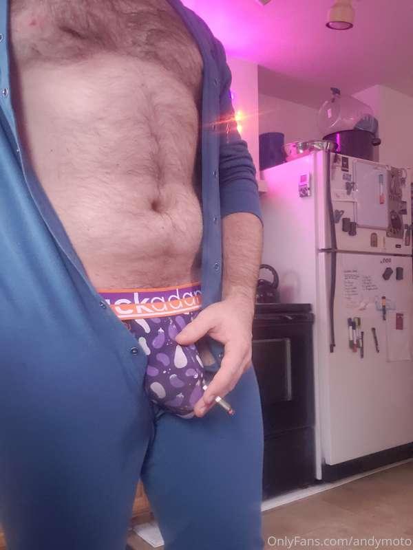 Smoking and edging in the kitchen. Am I making you hungry?