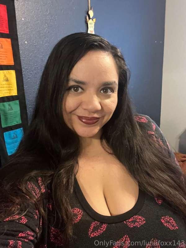 I’m feeling sexy and cute today. Are you ready for the new y..