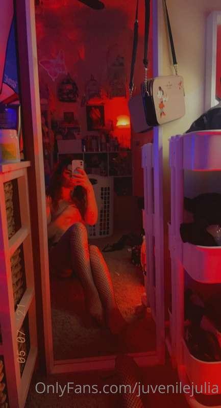 juvenilejulia image #1