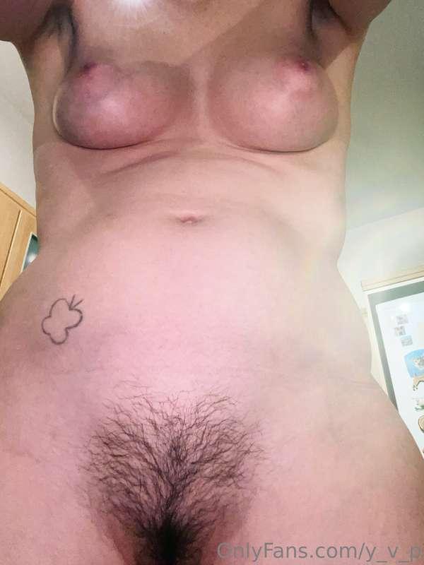 felt like taking some hot photos tonight 🤳