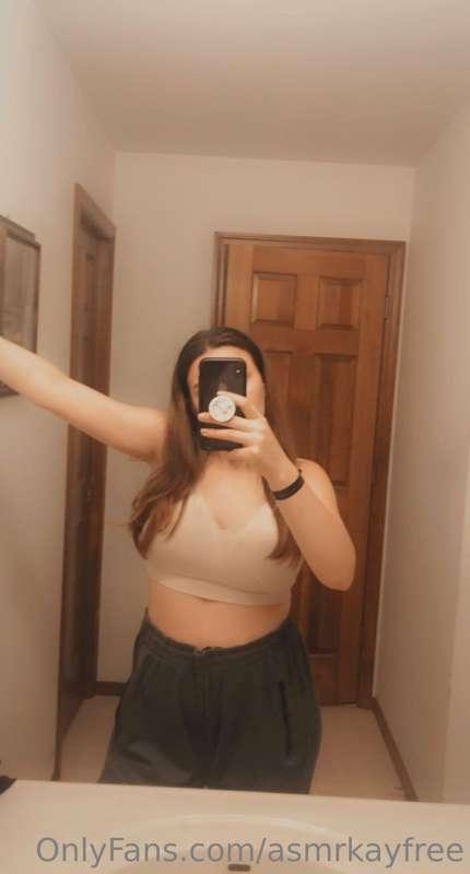 Swipe 👉 to see the bra come off