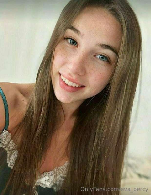 @aminashy she wants to cum with you ! you'll enjoy her juicy..