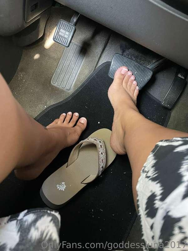 long and suckable toes are the best 👅