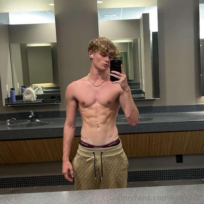 Photos from the gym earlier 