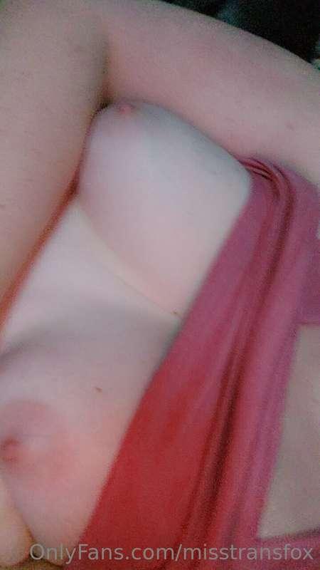 Just something naughty to start off my only fans
#camgirl #b..