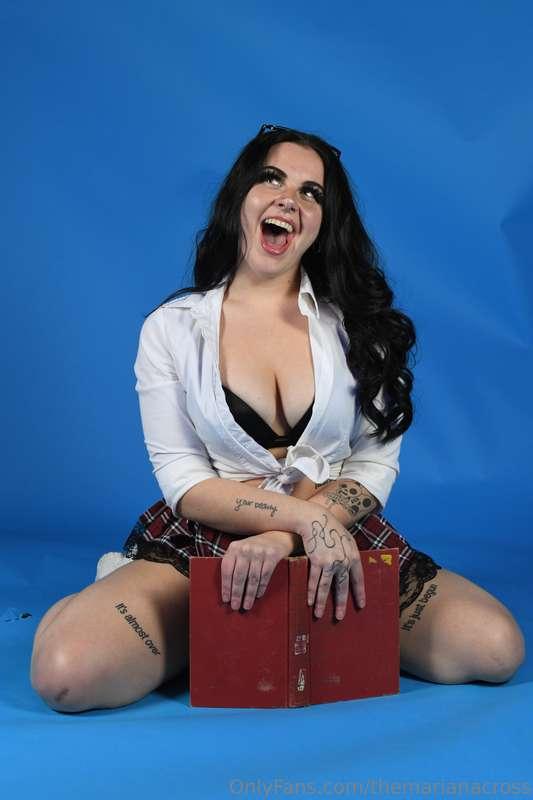 😽 SUNDAY FUNDAY 😽  Click to remove the book