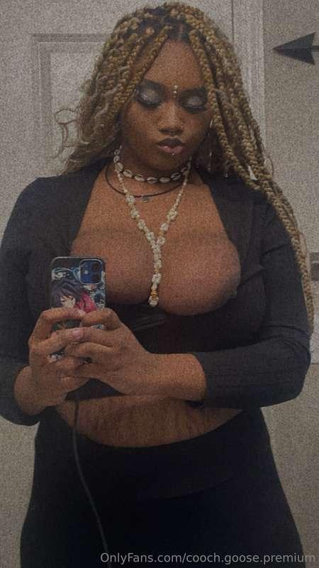 🧜🏾‍♀️🍒?