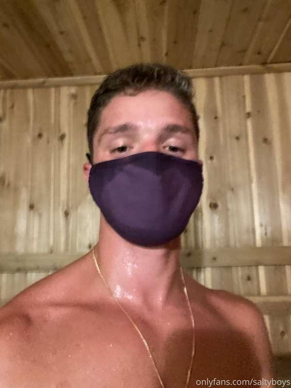 Gmorning. Got the sauna all to myself.  (Yesterday got away ..