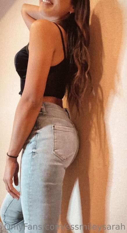 Watching Friday sneak up like 👀😈🖤