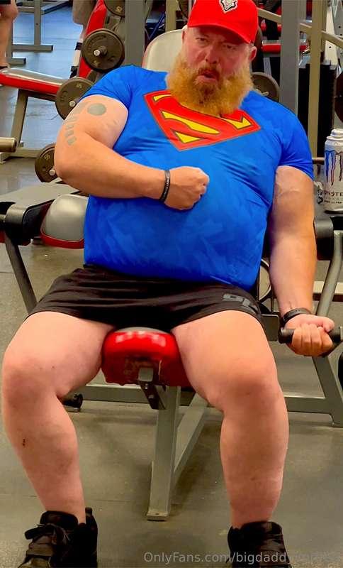 Arm day and precumming at the gym…can’t beat that combo! 💪🏼