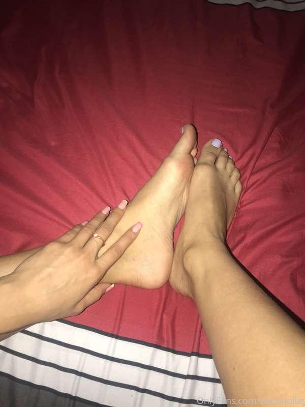 Rate my feet daddy 😋