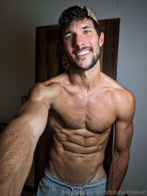 Ready for our hairy and sweaty date? 🌹 