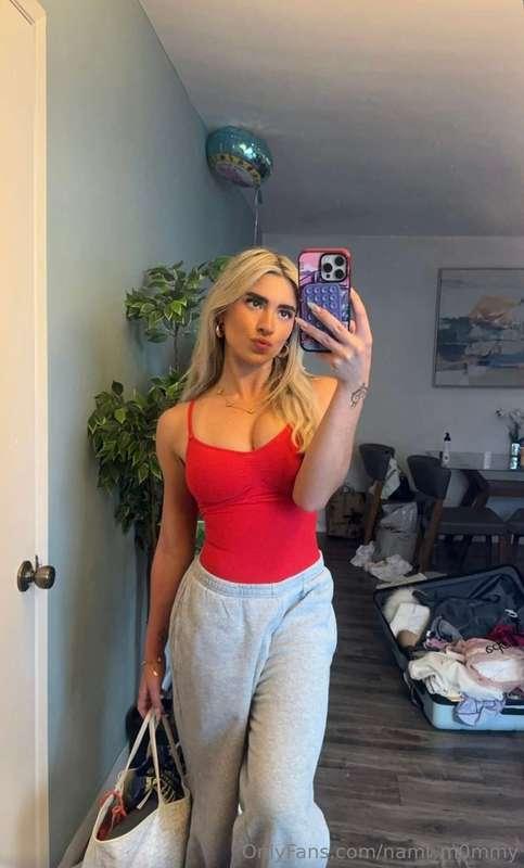 message me the ❤️ emoji on @nami_m0mmy_vip for my undivided ..