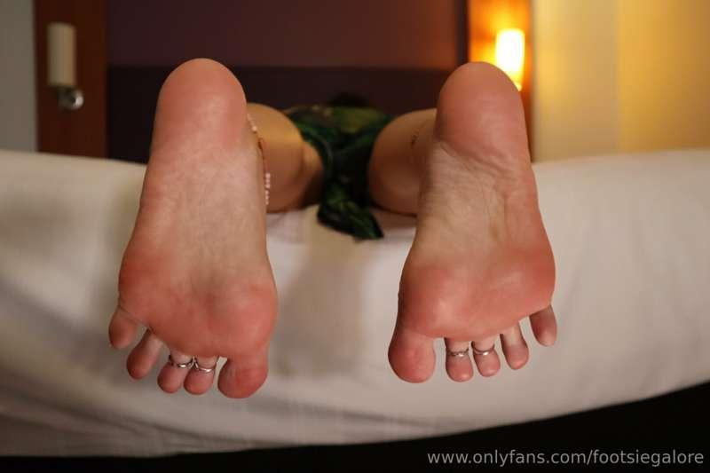 It’s time to kneel at the foot of my bed and get all up in t..