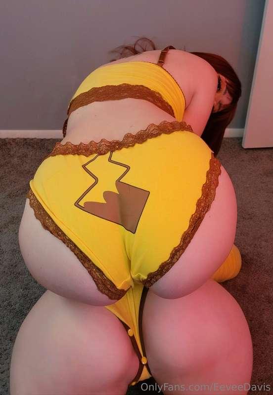 Which hole are you putting it in first? 🥵 we're waiting.. (s..