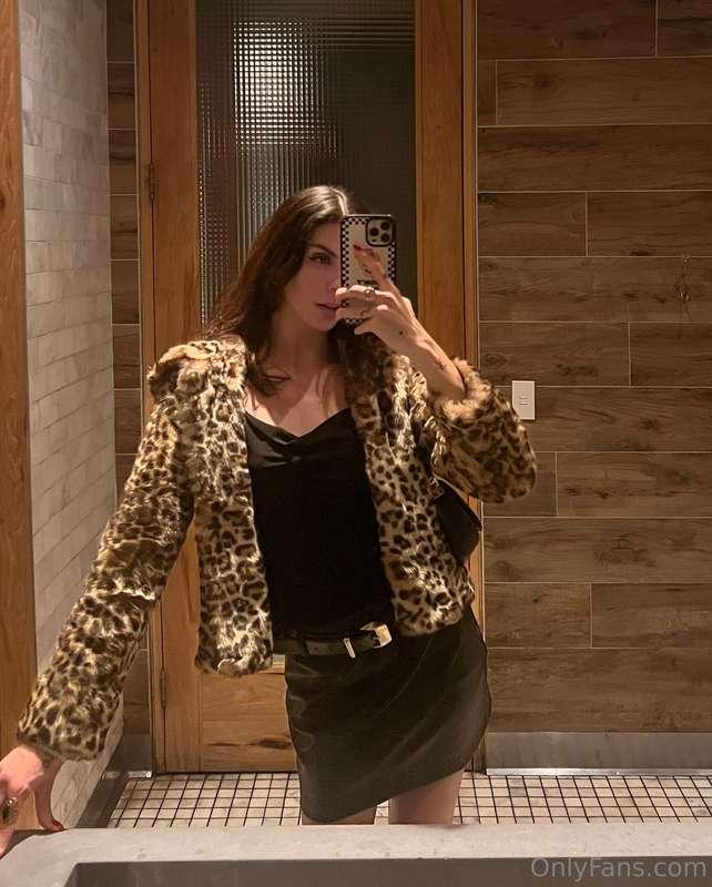 Feeling the leopard jacket lately 🐱