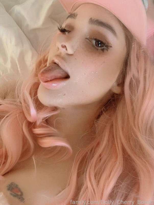 Cum on my face daddy. I wanna taste you 👅

#Egirl #Facial #PinkHair #Animegirl #Nekogirl #Catgirl #ddlg 