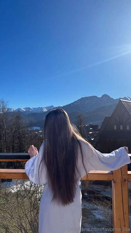 Beautiful view, beautiful day, and, of course, beautiful me😏..