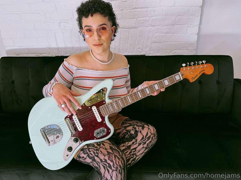 I’m nothing without my instruments!! I love the way this Jag..