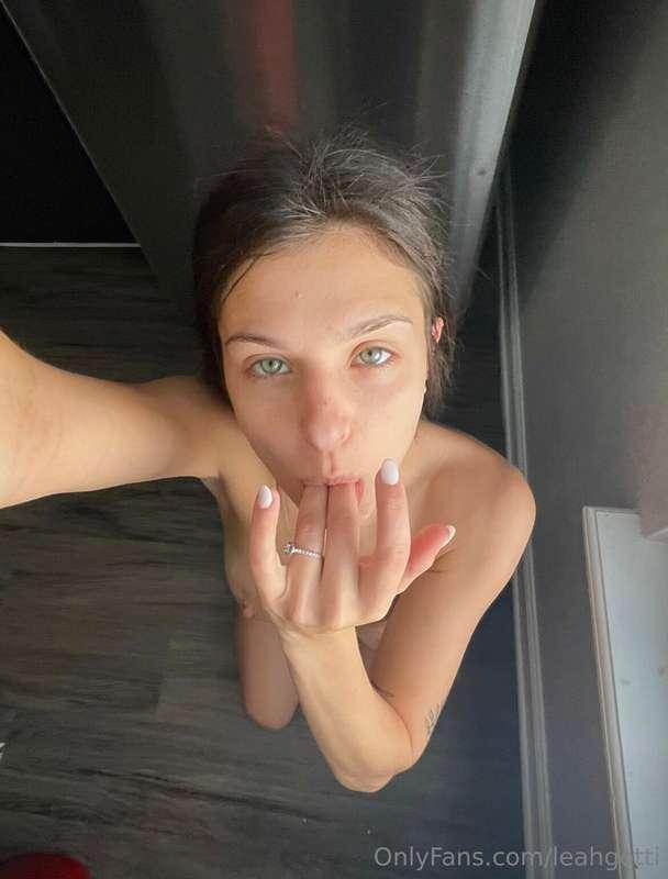Mid Hump Day Check In. Do you know how good I taste? 👅 