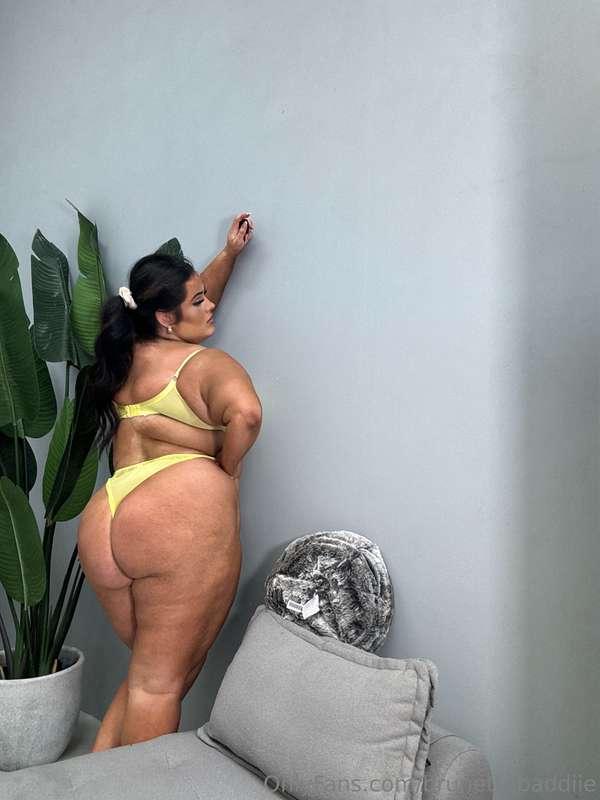 Who likes me in yellow💛