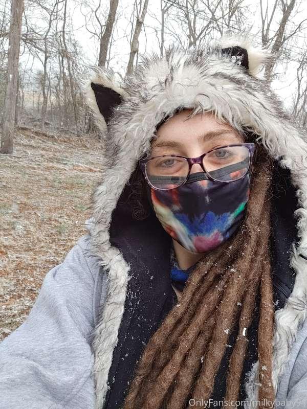 Snow day! Wanna cuddle up? Or have a snowball fight first? 😁