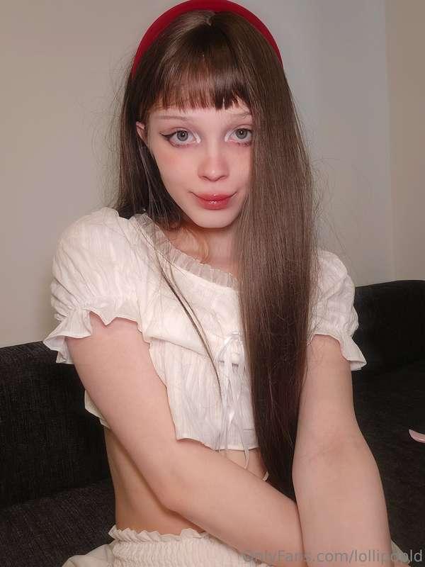 🎶 Listening to my favorite songs today… music always speaks ..