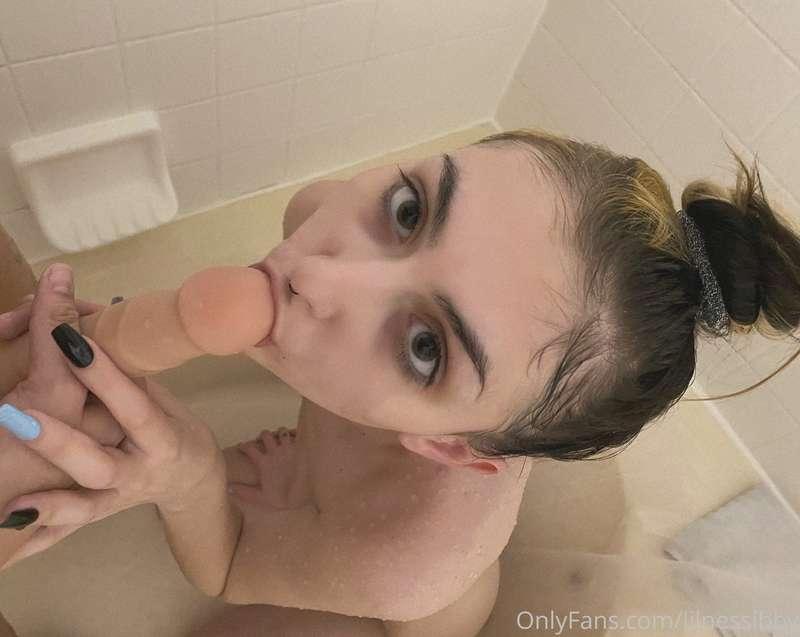 ✨❤️🥰 I enjoyed taking a shower today with my Daddy and getti..