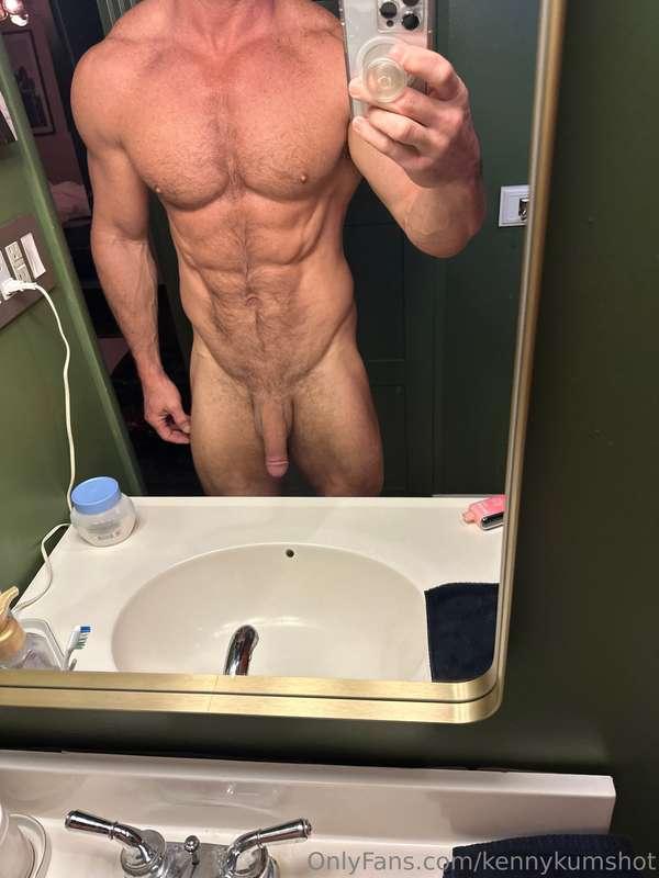 Low light, low clothes, high heat 🔥💦