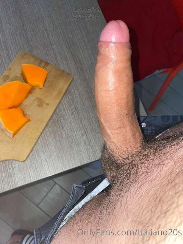 🇮🇹 la pasta meglio con la zucca o con la zucchina? 😜  • 🇬🇧 P..
