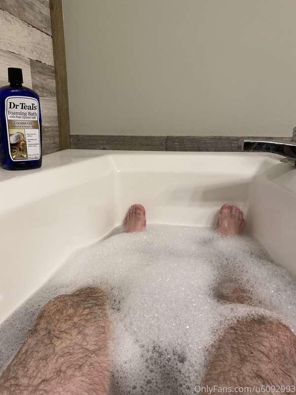 Soaking in the tub 🛁