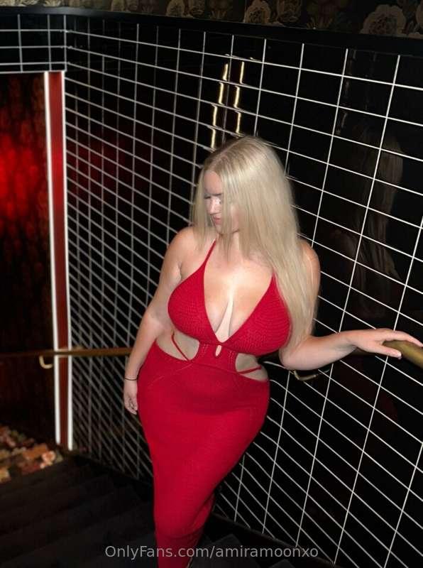 Baby go subscribe to my sexy bestie @natalienextdoor18 🤪 her..