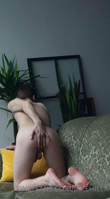 Waiting for you to come fuck me😍  Leave a tip if you’d breed..