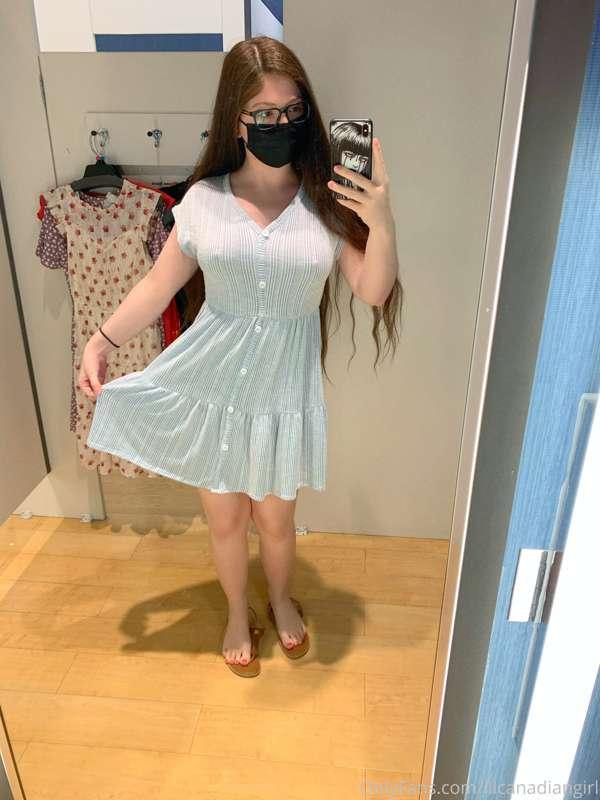 Which dress is your favourite? 😋