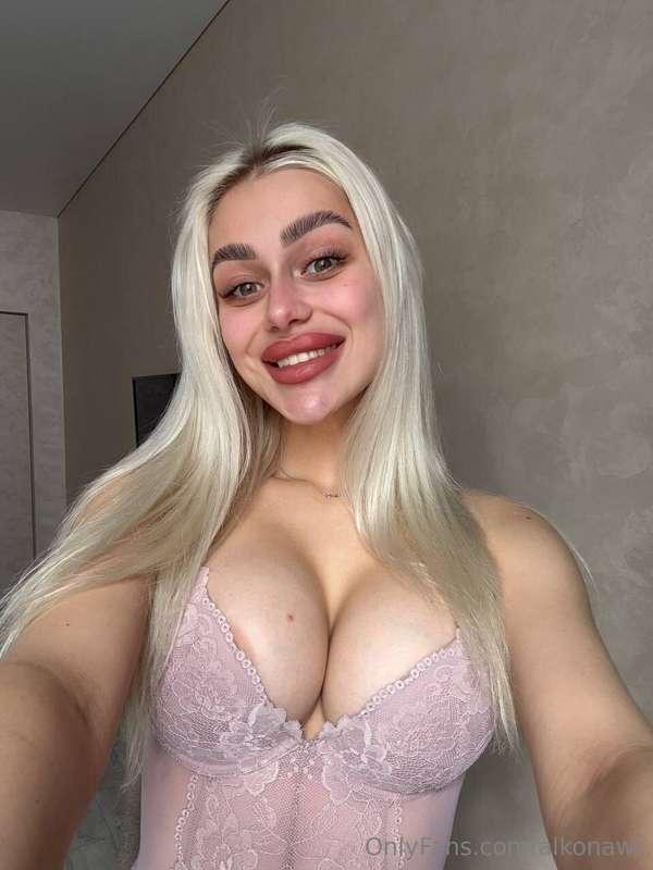 Lets talk about us bb?😍DM me, I wanna know more about you!!!..