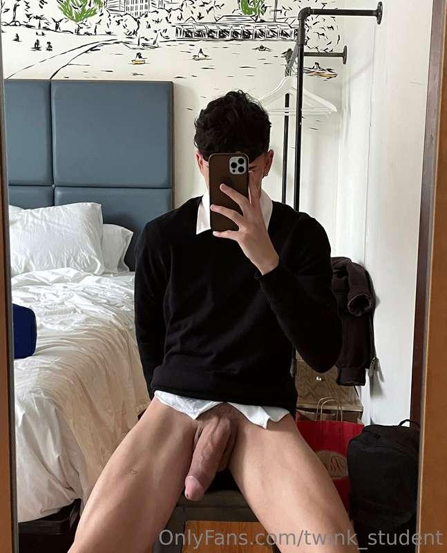 😈