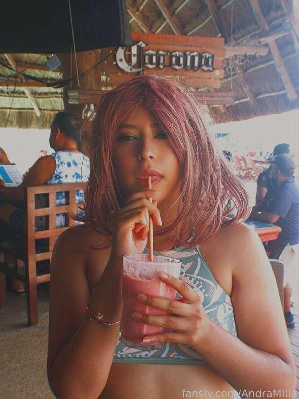 Hi loves so this is my birthday month. My birthday was yesterday so because is my B month every day from 1st to 18th you're gonna get pics from my fansly sisters. Stay tuned for the 22th publication as you're going to vote for the girl you're interested in seeing me collab with. Love you 💗

Hola amores, este es el mes de mi cumpleaños. Mi cumpleaños fue ayer, así que porque es mi B month todos los días del 1 al 18, recibirán fotos de mis fansly hermanas. Estén atentos a la publicación número 22 ya que van a votar por la chica con la que les interesa verme colaborar. Les amo 💗 