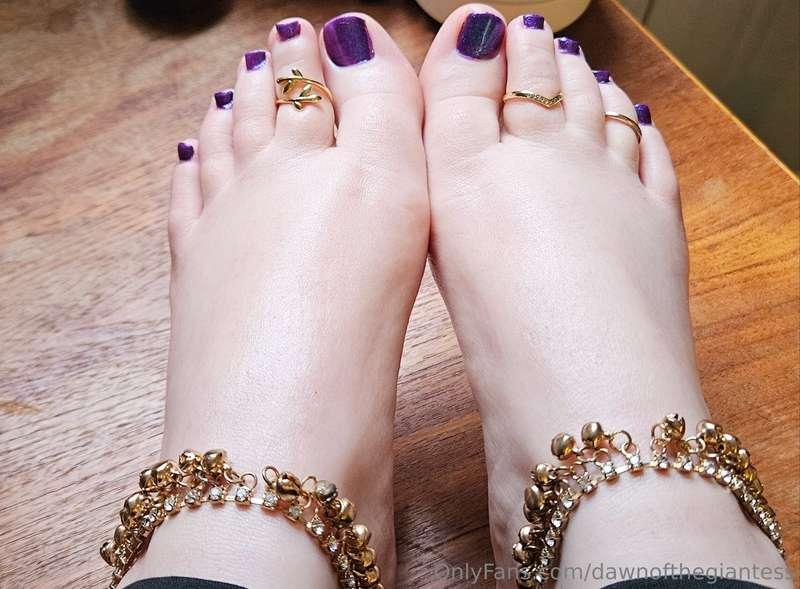 Been trying out purple this past week to match mt ladys clot..