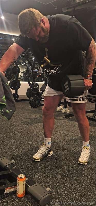 50kg rows,, love training back. Who else loves training back..