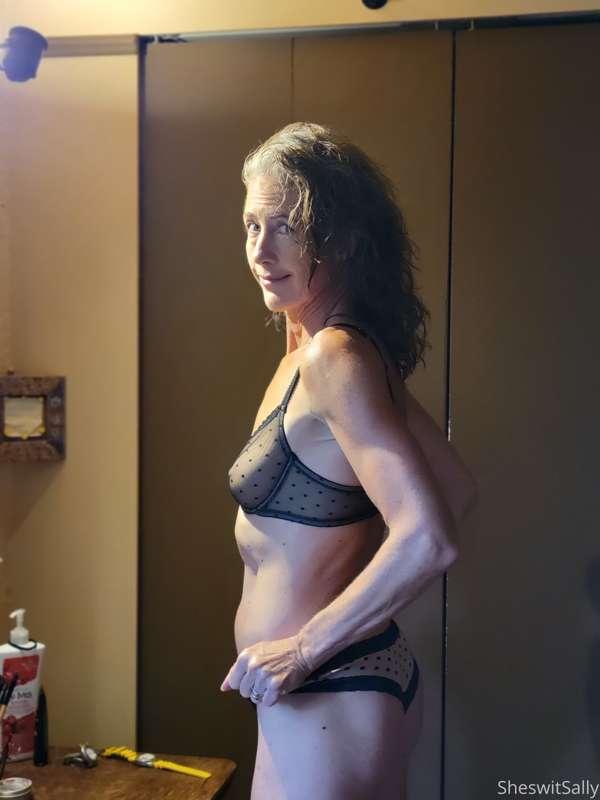 sheswitme main image