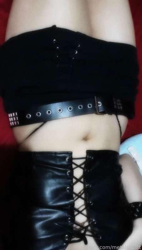 horrorwhore image #3