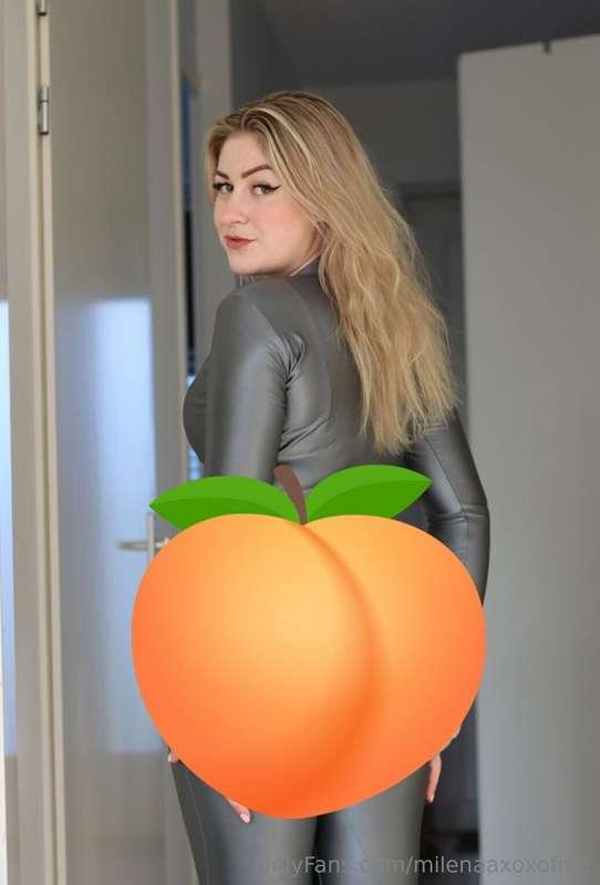 Bubble Butt so Big and Juicy I have to Support it with Both ..