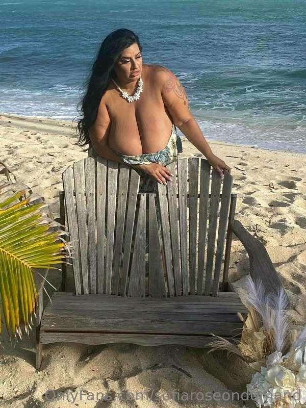 Come sit next to me