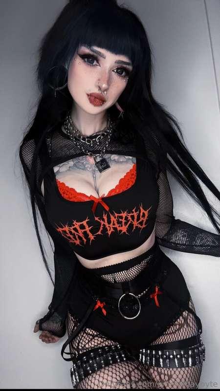 emmamaybyte image #1