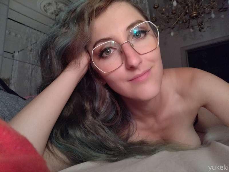 Welcome to my bedroom! 
I am looking forward to take some mo..