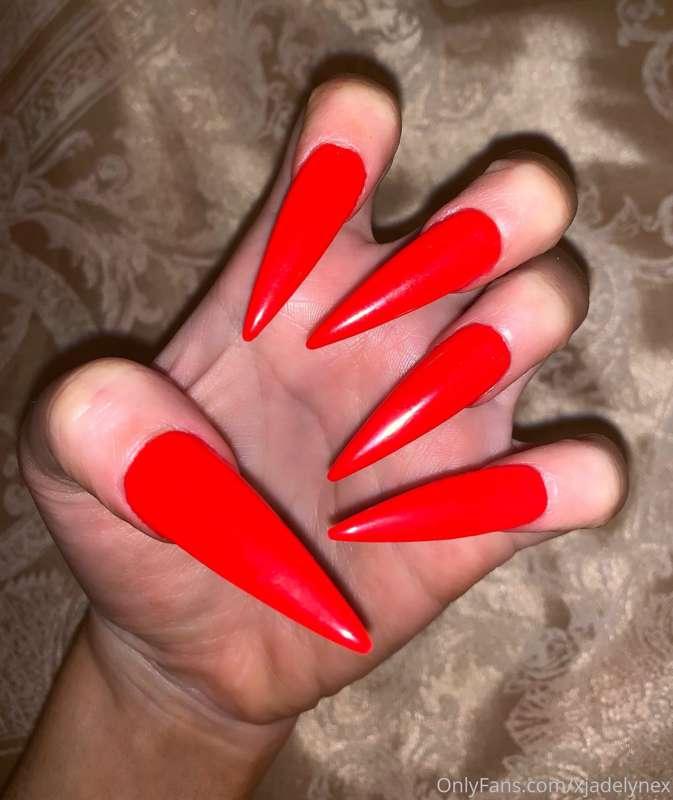 My sexy red hand nails❤️💅🏼sooo long and pointy😍i love them🥰😈..