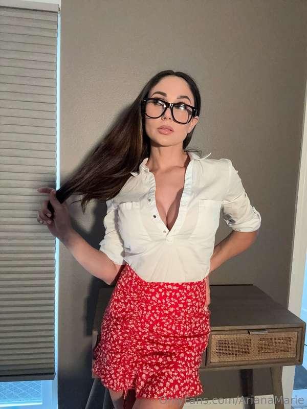 I wanna teach you a lesson or two 😈