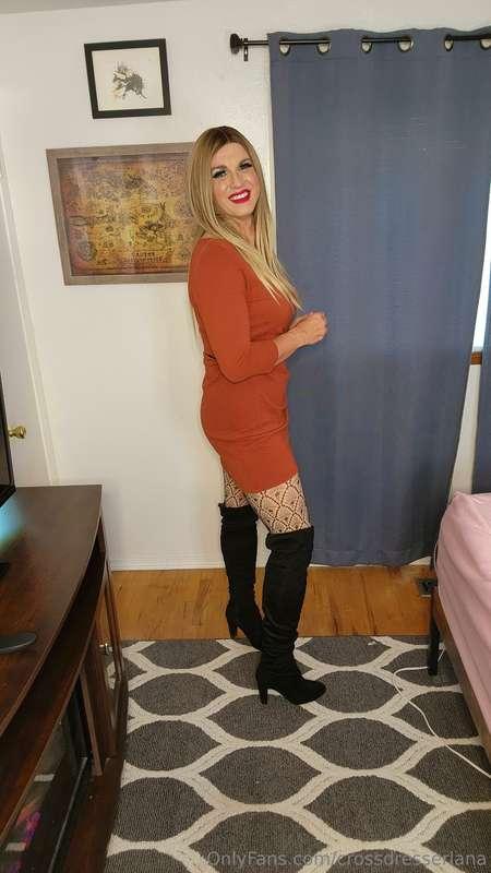 New dress and tights 🤎