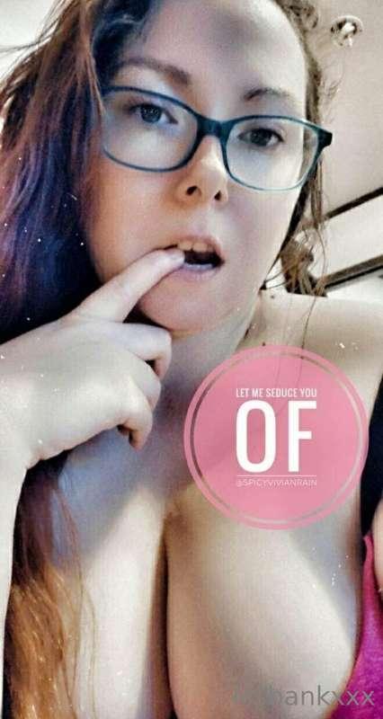 💦💦 FREE, SLIPPERY, & MILFY 
🌧 Viv's the name, Cummings the g..